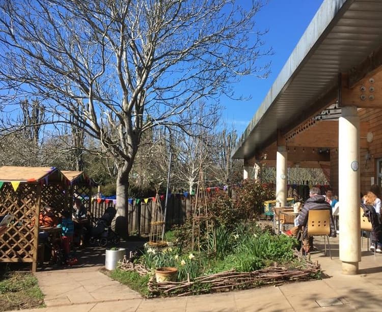 Flo’s – A Place in the Park